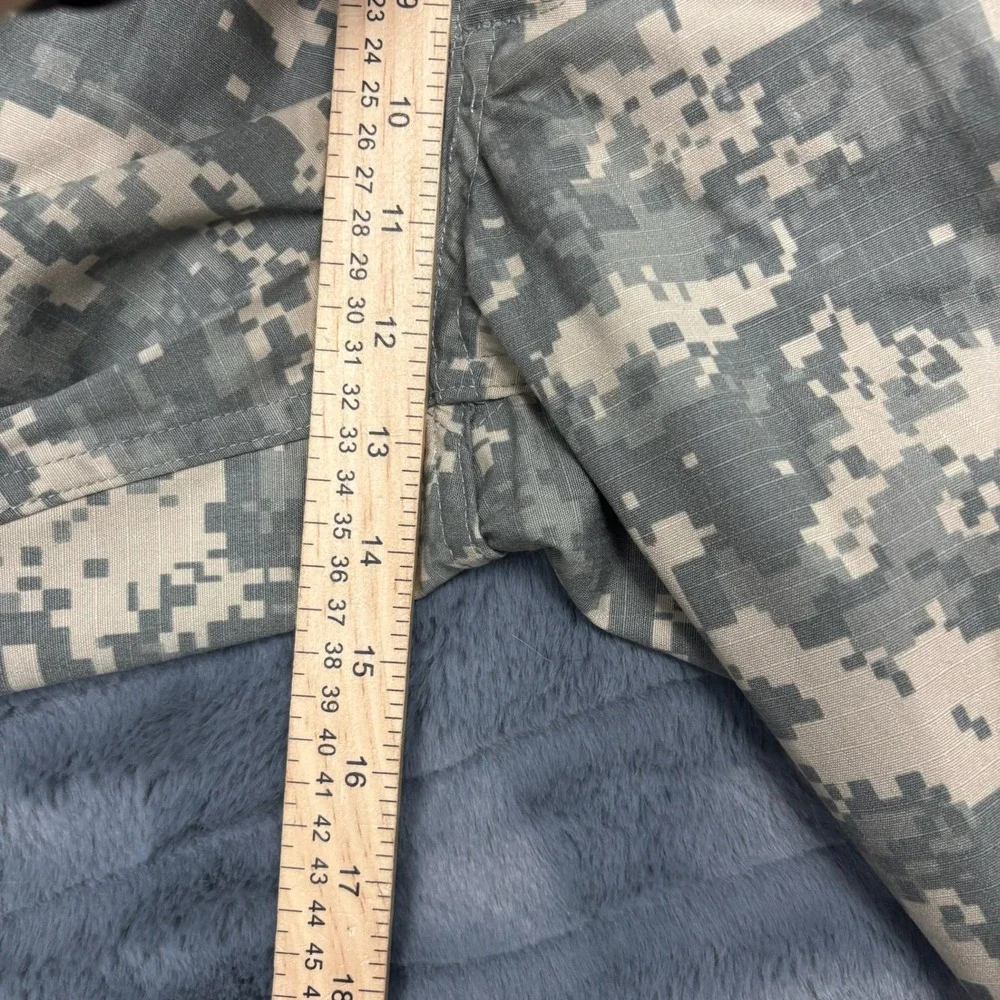 Propper International ACU Army Combat Uniform Digital Camo Cargo Pants Med Short